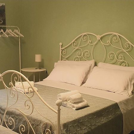 Отель La Casa Di Andreina Монделло Экстерьер фото