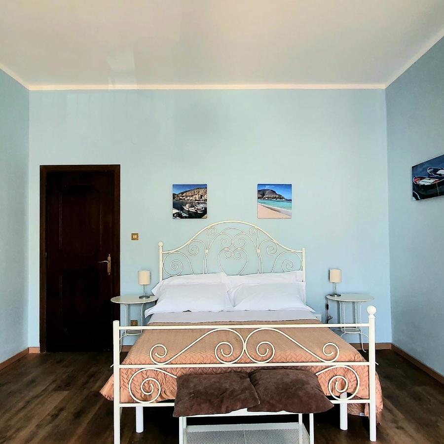 Отель La Casa Di Andreina Монделло Экстерьер фото